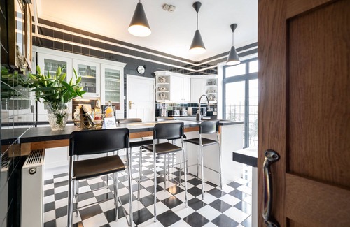 Shanklin House | Luxury Art Deco, Award Winning and truly iconic for up to 16 guests