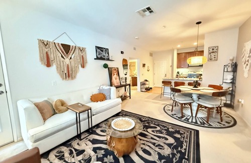 Airport Area Condo | Luxury Artist 2-Bed Condo with Pool View, Private Baths & Modern Amenities