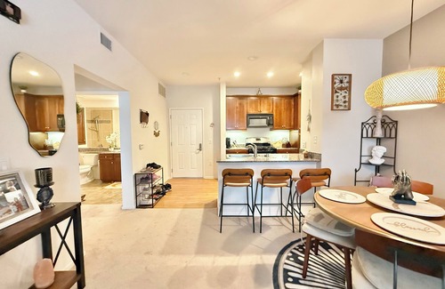 Airport Area Condo | Luxury Artist 2-Bed Condo with Pool View, Private Baths & Modern Amenities