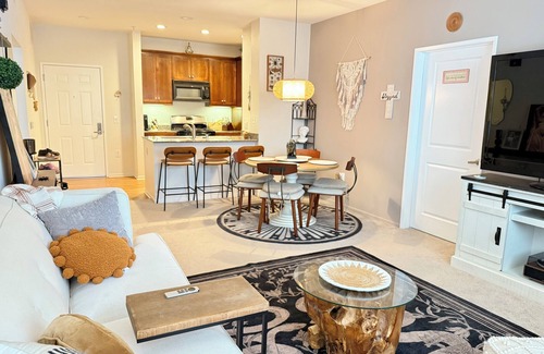 Airport Area Condo | Luxury Artist 2-Bed Condo with Pool View, Private Baths & Modern Amenities