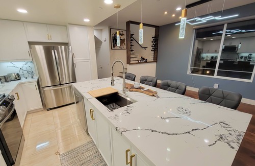 Irvine Business Complex House | LUXURY ARTISTIC TOWNHOUSE & LOFT W/PRIME VIEW & LOCATION