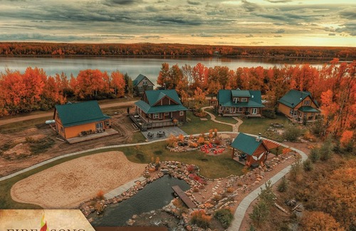 Fowler Lake Ski Chalet | Luxury at the Lake