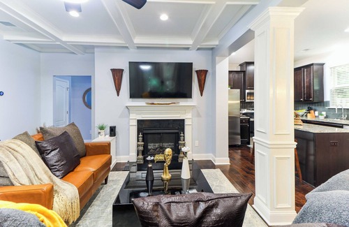 Snellville House | Luxury Atlanta Oasis: Adjustable King Bed, Private Yard, & Park Proximitynnnn