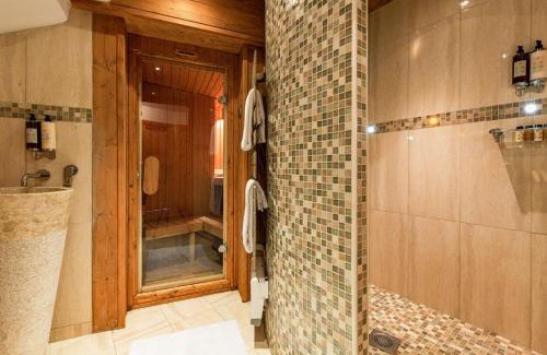 Avoriaz Ski Chalet | Luxury Avoriaz Chalet with hot tub