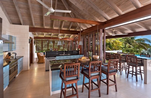Westmoreland Villa | Luxury Balinese Style Villa Sleeps 8 in 4 double beds e/s. 15m pool Maid service