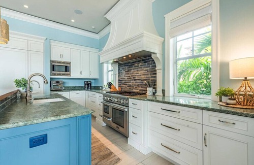 Vanderbilt Beach House | Luxury Bayfront Retreat – 2-Min Walk to Private Vanderbilt Beach Access