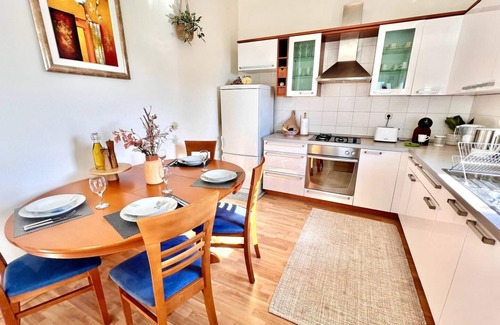 Brodarica Villa | Luxury Beach Apartment w Sea Sunset View, Sibenik