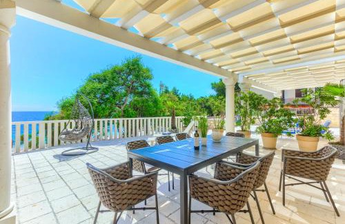 Ivan Dolac Apartment | Luxury Beach app P2 amazing location