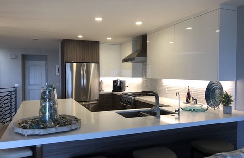 Ventura Condo | Luxury Beach Condo in Sunny Ventura, Ca monthly rentals only