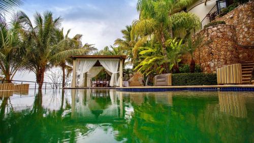Boca de Tomatlan Villa | Luxury Beach Frontage Villa For Rent