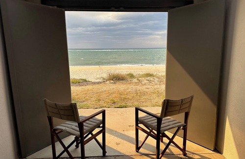 Dromana House | Luxury Beach House on two acres/Private Bathing Box/Botanic Like Gardens