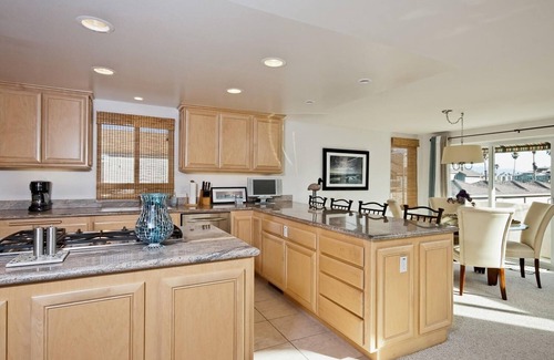 Hollywood Beach House | Luxury Beach House Rental in Hollywood Beach, Oxnard, CA