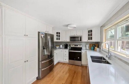 Scarborough House | Luxury Beach House Perfect for Fun Getaway!