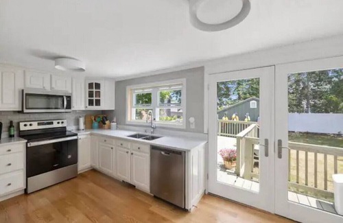 Scarborough House | Luxury Beach House Perfect for Fun Getaway!