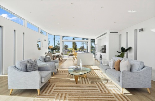Bulli House | Luxury Beach Retreat @ Bulli.Your Dream Holiday Home