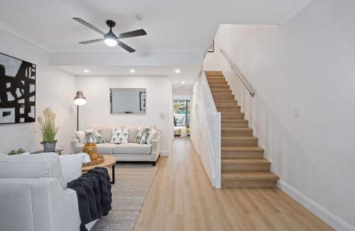 Surfers Paradise House | Luxury Beach Villa