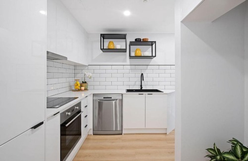 Surfers Paradise House | Luxury Beach Villa