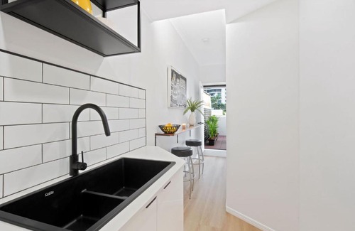 Surfers Paradise House | Luxury Beach Villa