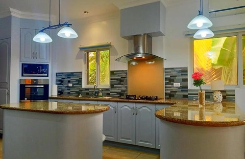 Zamboanguita Apartment | Luxury Beachfront Apartment by Green Turtle Residences