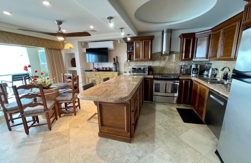 Renee's Condo | Luxury Beachfront Condo at Las Olas Uno