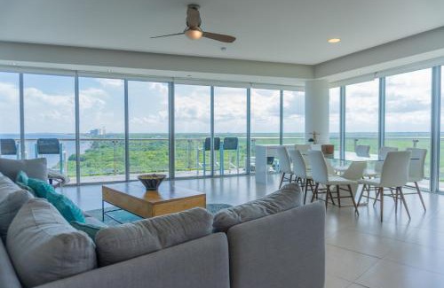 Cancun Apartment | Luxury Beachfront Condo - Cancún
