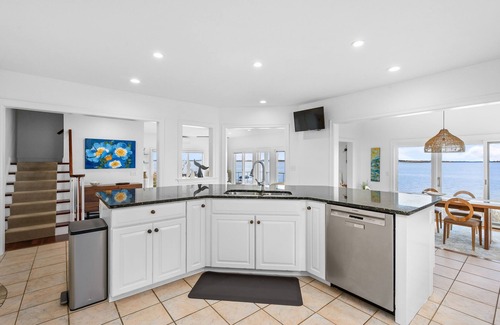 Barnstable House | LUXURY BEACHFRONT GETAWAY ON CAPE COD. "PET FRIENDLY"