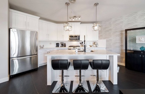 Westbank Condo | Luxury Beachfront Penthouse Suite. Approved for short-term rentals.