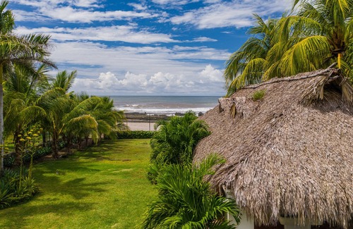 Pochomil House | Luxury Beachfront Villa, Pool, Staff, 7 Bedrooms!