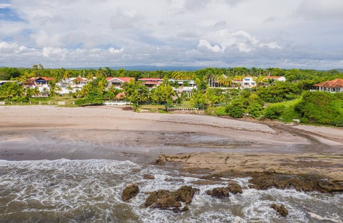 Pochomil House | Luxury Beachfront Villa, Pool, Staff, 7 Bedrooms!