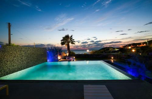 Palaia Fokaia Villa | Luxury Beachfront Villa Selenia Gold in Sounio
