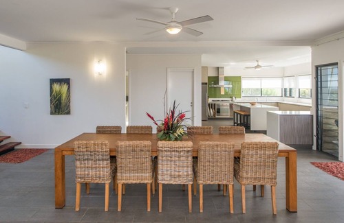 Point Lookout House | Luxury beachhouse with spectacular views over Frenchmans Beach.
