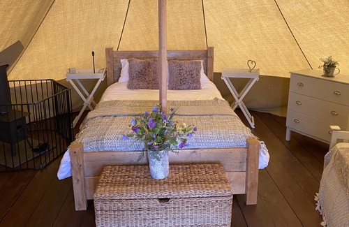 Camborne Cabin | Luxury Bell tent with sea and countryside views. Dog friendly.