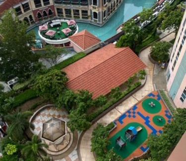 Pinagsama Apartment | Luxury BGC Condo in Taguig, McKinley - Covered Parking and WiFi FREE