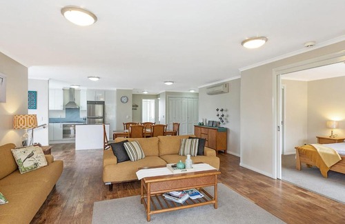 Narooma Apartment | Luxury Boardwalk Apartment Unit 7