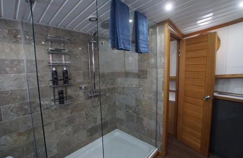 St. Pancras and Somers Town Other | Luxury boats and moorings Goods Way