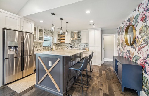 Houston Heights House | Luxury Boho Heights Retreat- Spacious 4 Bedroom, 4 1/2 Bath Bungalow