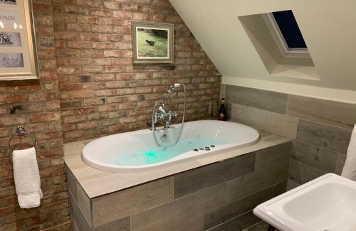 Skirpenbeck House | Luxury Boutique Country Cottage with Hot Tub