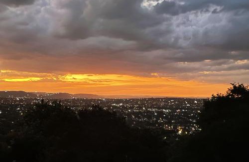 Northcliff Apartment | Luxury Boutique Nature Stay! Northcliff - Sunset Views, Solar, Work, Pool