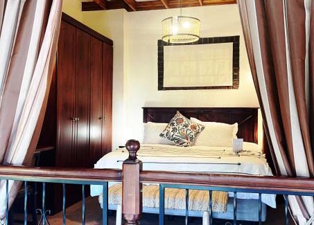 Northcliff Apartment | Luxury Boutique Nature Stay! Northcliff - Sunset Views, Solar, Work, Pool