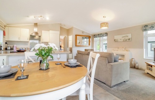 Dereham Ski Chalet | Luxury boutique style lodge perfect for couples.