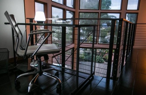 Los Angeles House | Luxury Box Canyon House Hot Tub, Hiking Trails, EV Charger, Close to Restaurants