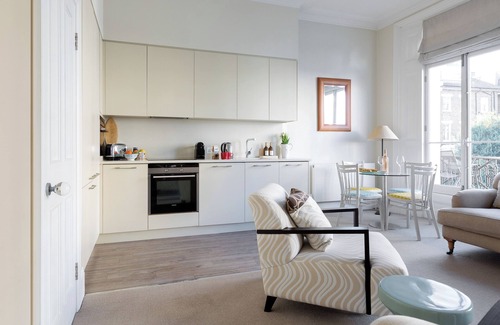 Redcliffe Apartment | Luxury | Bright & Quiet Flat | Chelsea | Earls Court | Fulham Road