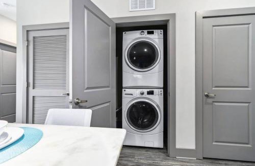 Lindridge-Martin Manor Apartment | Luxury Buckhead Apartment