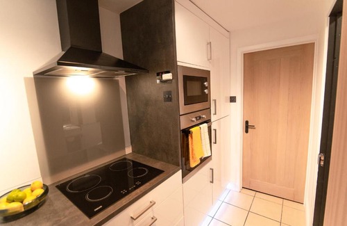 Frome House | Luxury Bumblebee Cottage Frome Longleat Aqua Sana Bath DOG FREEndly