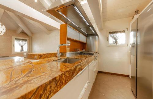 Burano Apartment | Luxury Burano Penthouse with Lagoon View Terrace