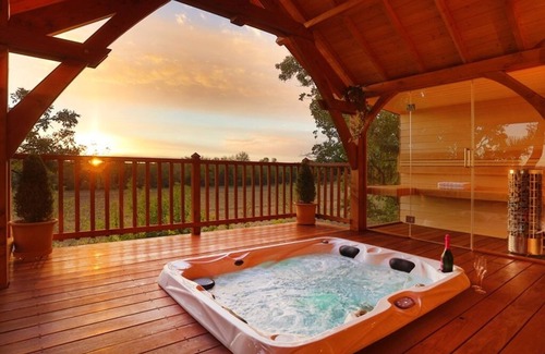 Alzonne Cabin | Luxury Cabane with Jacuzzi and Private Sauna