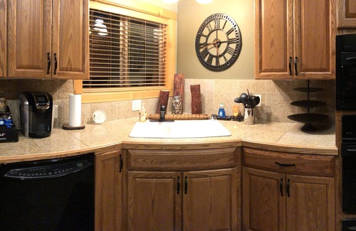 Shaver Lake House | Luxury Cabin East Village walking distance to town