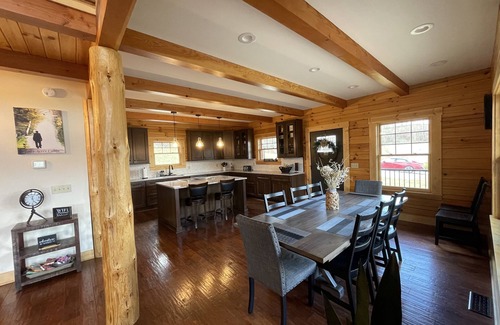 Logan Cabin | Luxury Cabin in the Hocking Hills on 10 private acres