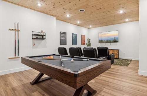 Sevierville House | Luxury Cabin W Indoor Pool, Hot Tub & Game Room