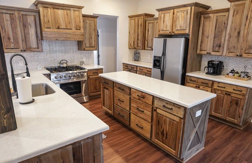 Show Low Cabin | LUXURY CABIN WITH AC- 6 BED 3 BATH VILLA IN THE WOODS ON 3 ACRES- SLEEPS 16